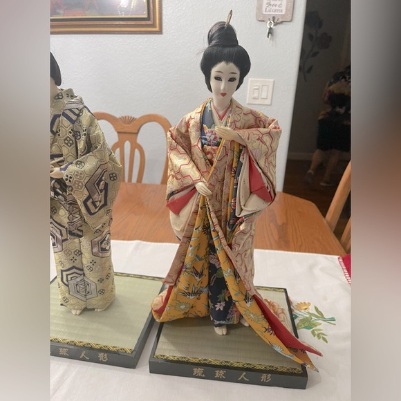 Japanese Gaisha & Male Dolls in Kimonos, Authentic. 18” with base. - Picture 2 of 15